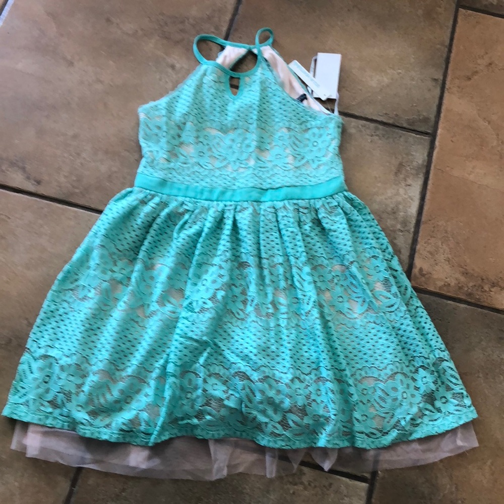 Sleeveless dress